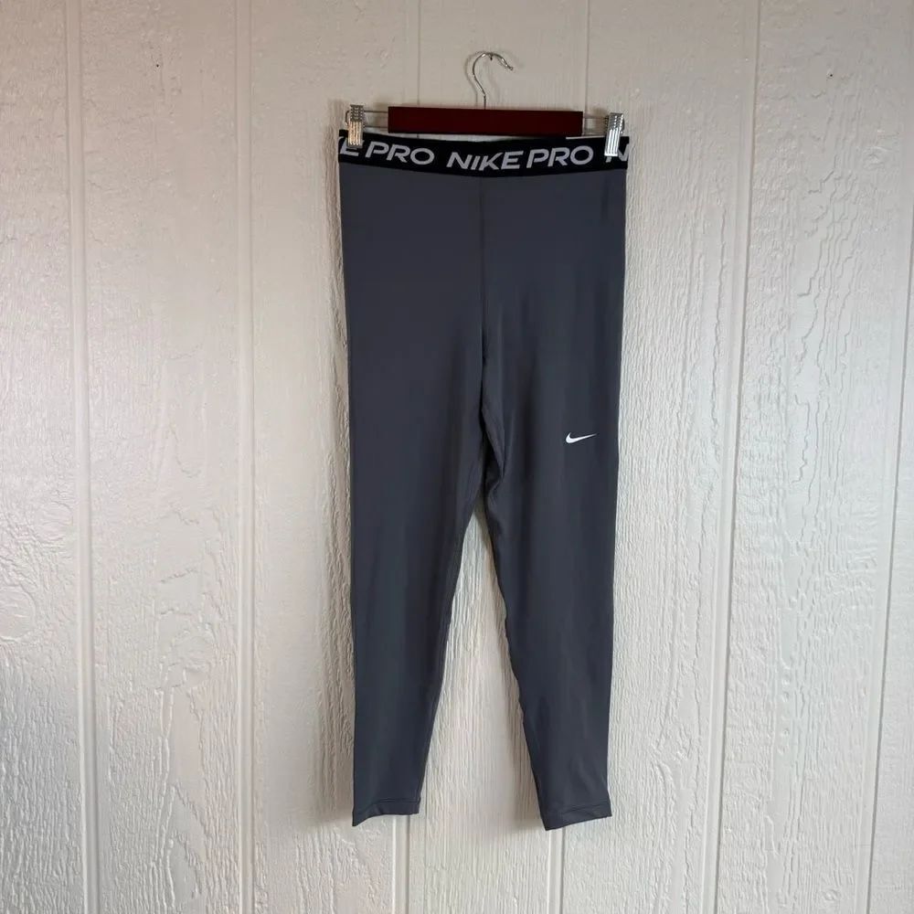Nike Pro Tight Fit High Rise 7/8 Length size Medium